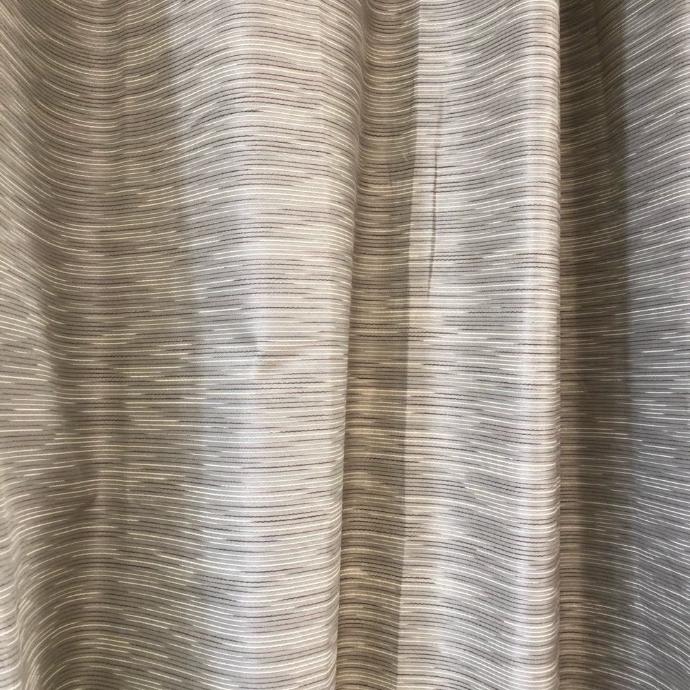 Room darkening drapes - Picture 7 of 9